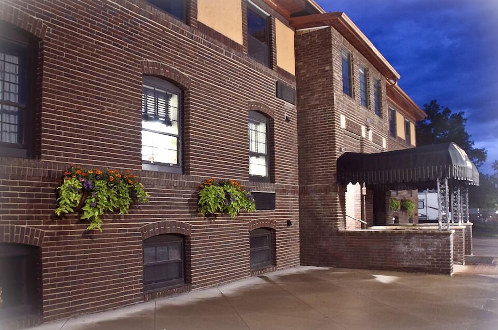 Фото The Calvert Hotel