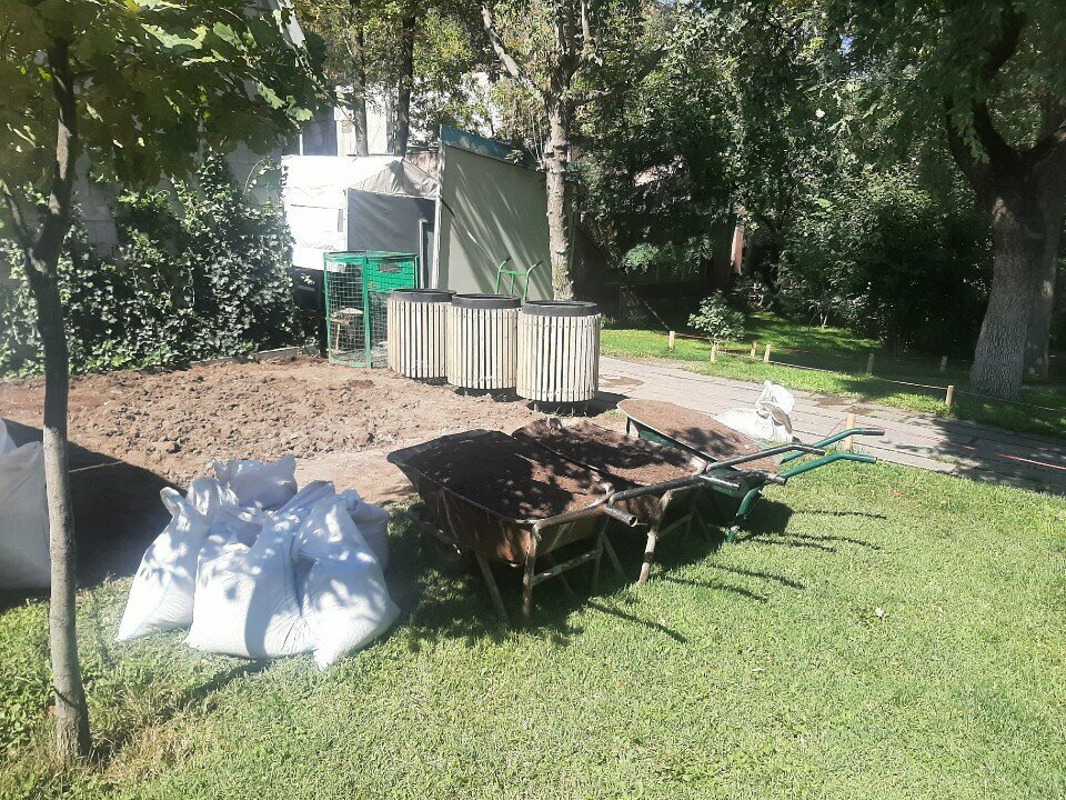 Waste sorting Waste sorting, Yerevan, photo