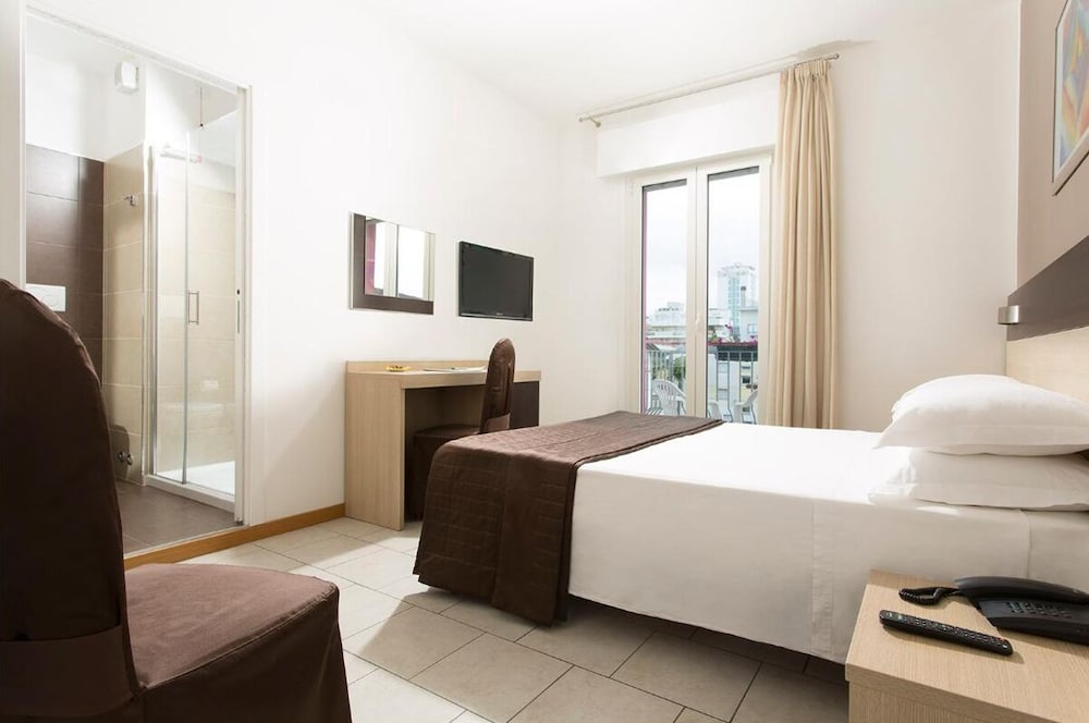 Фото Hotel Gardenia