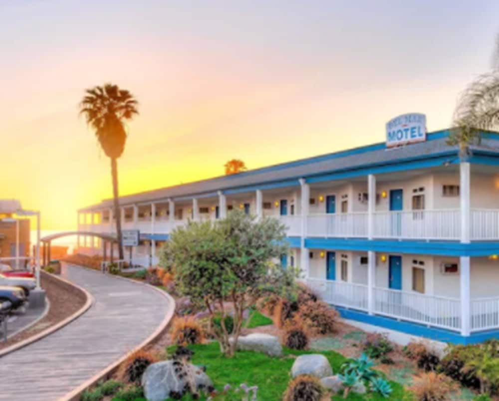 Фото Del Mar Motel on the Beach
