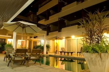 Фото Chateau Dale Boutique Residence