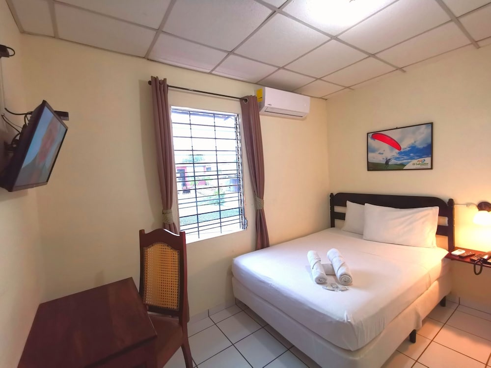 Фото Hotel Armonía Hostal