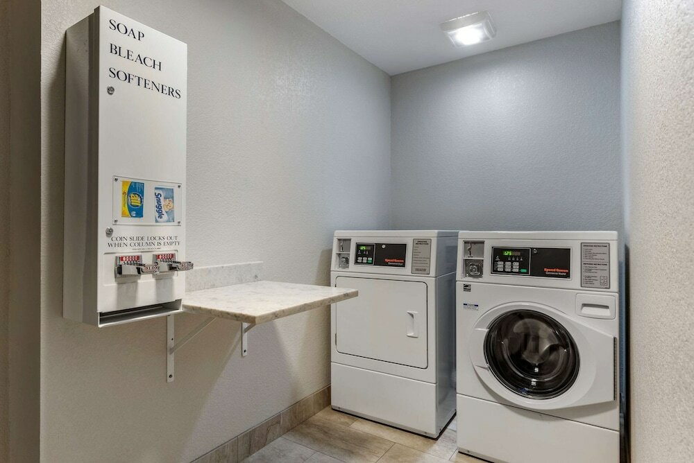 Фото Comfort Inn & Suites Tualatin - Lake Oswego South