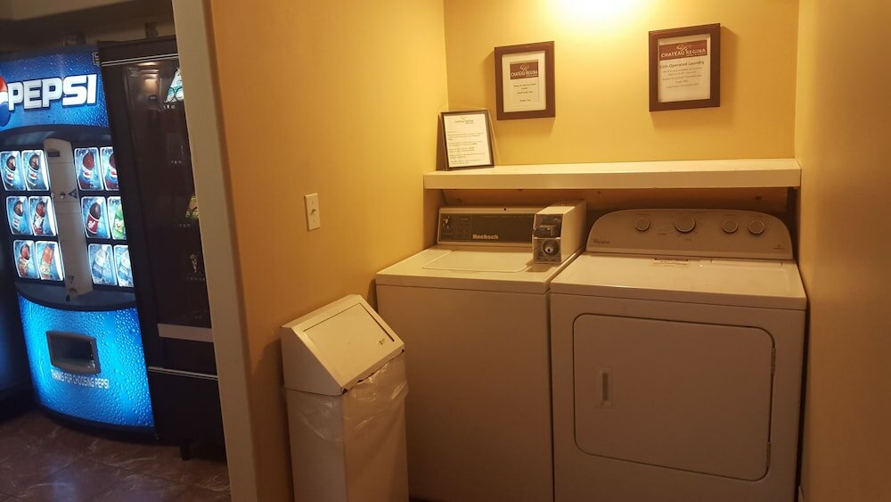 Фото Travelodge by Wyndham Regina