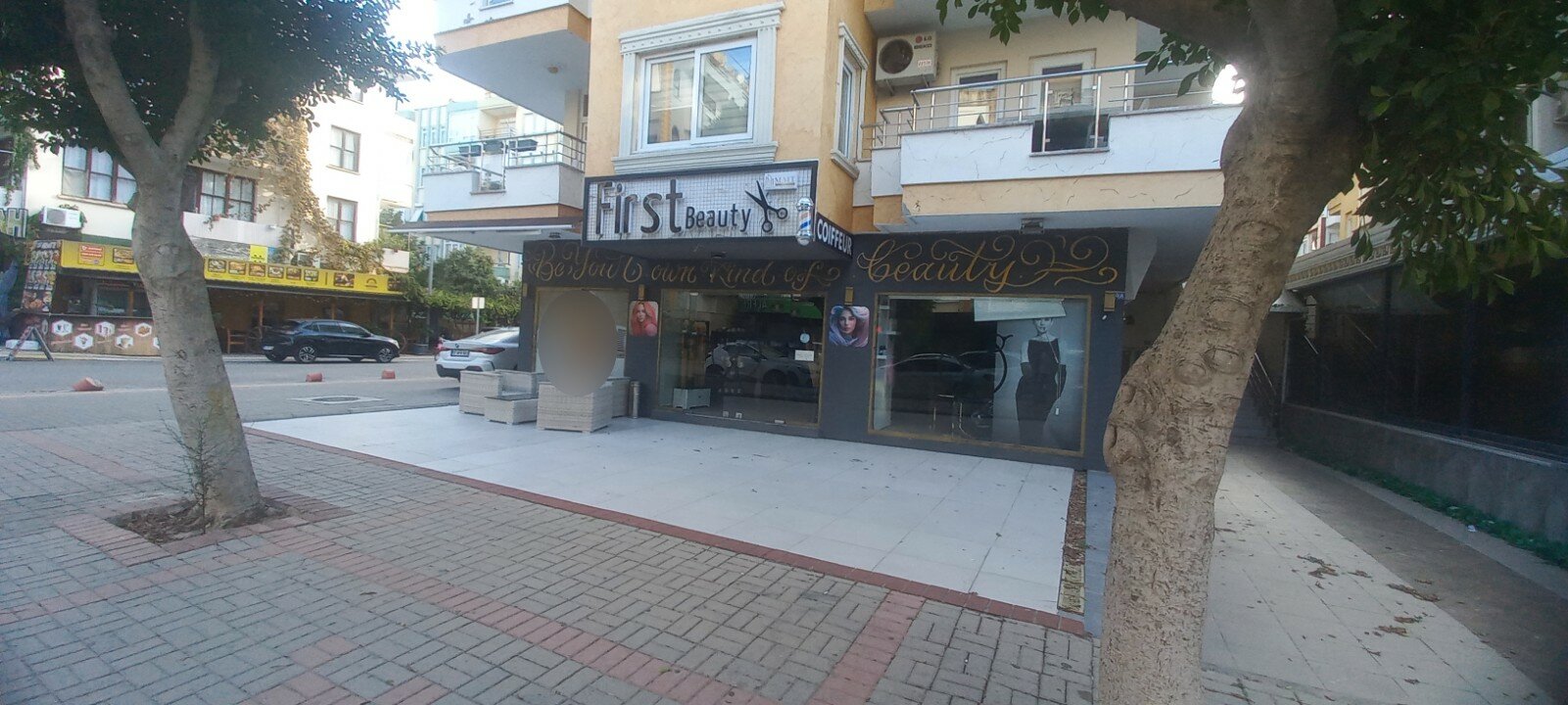 Saloon First Coifer