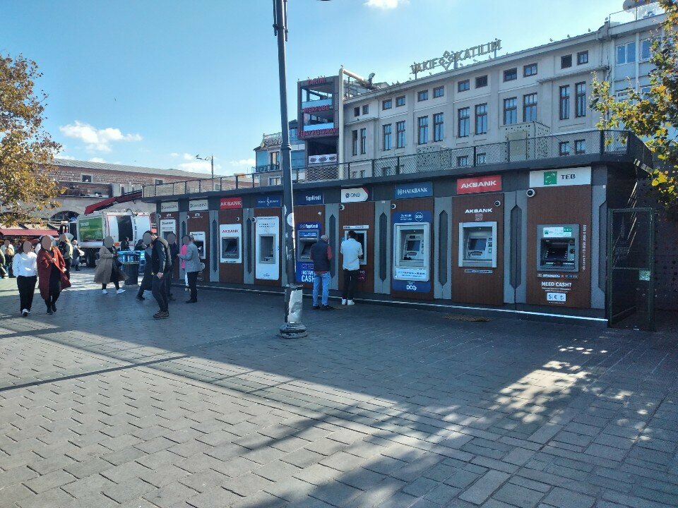 ATM Yapi Kredi, Istanbul, photo