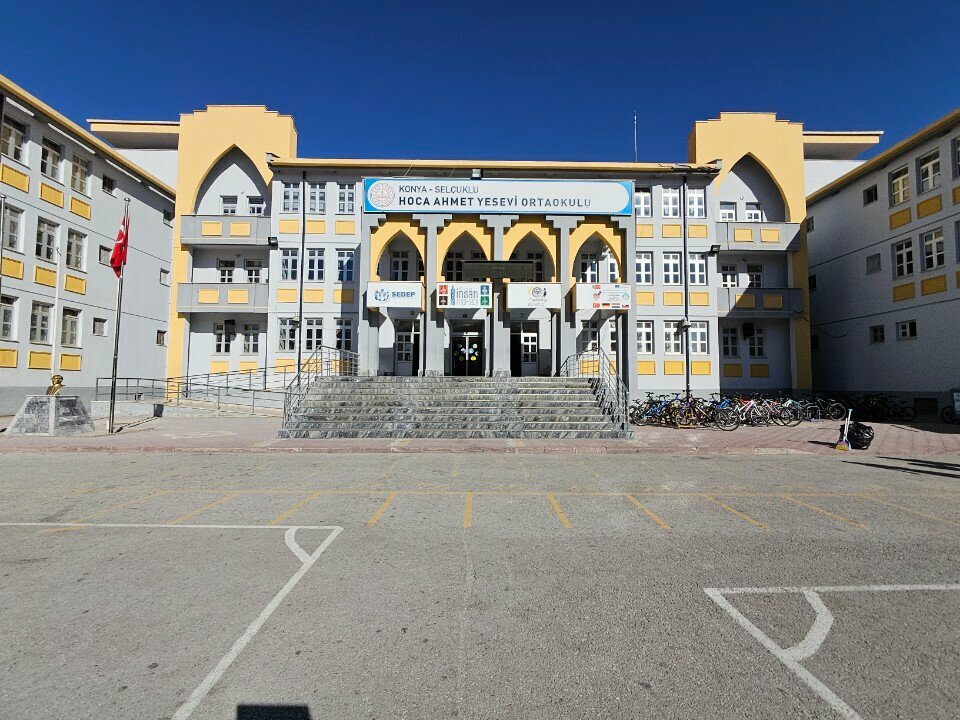 School Hoca Ahmet Yesevi Middle School, Konya, photo