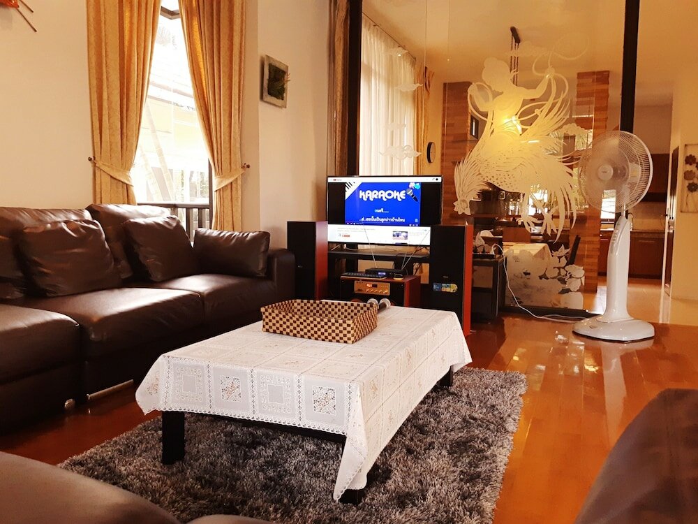 Фото Punnapha Pool Villa Pattaya