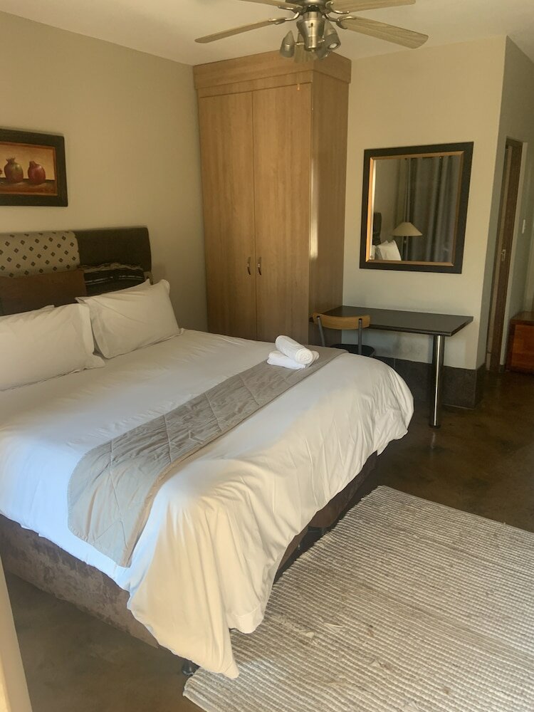 Фото Africa Footprints Guest House