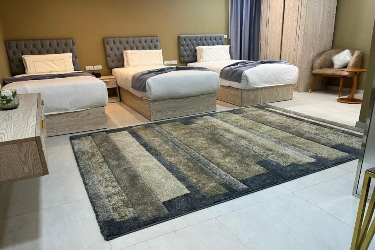 Фото Pyramids Charm