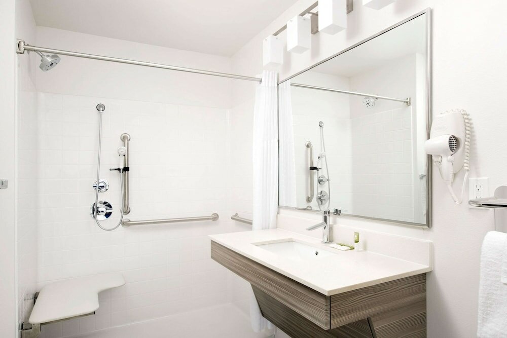 Фото WoodSpring Suites Seattle Redmond