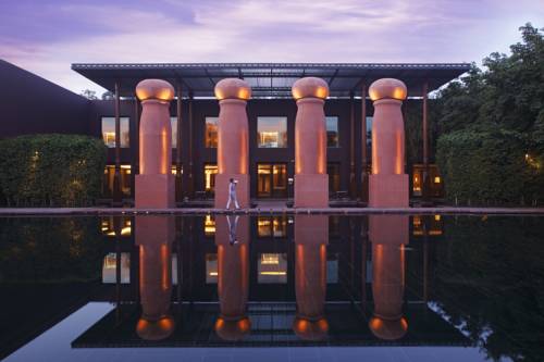 Фото The Roseate New Delhi