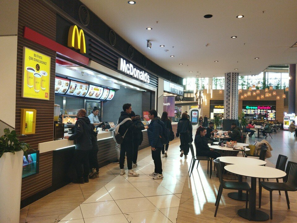 Fast food McDonald's, Istanbul, photo