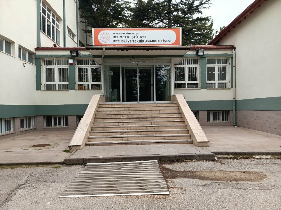 مدرسة مهنية Mehmet Rustu Uzel Teknik ve Endustri Meslek Lisesi ، أنقرة، صورة