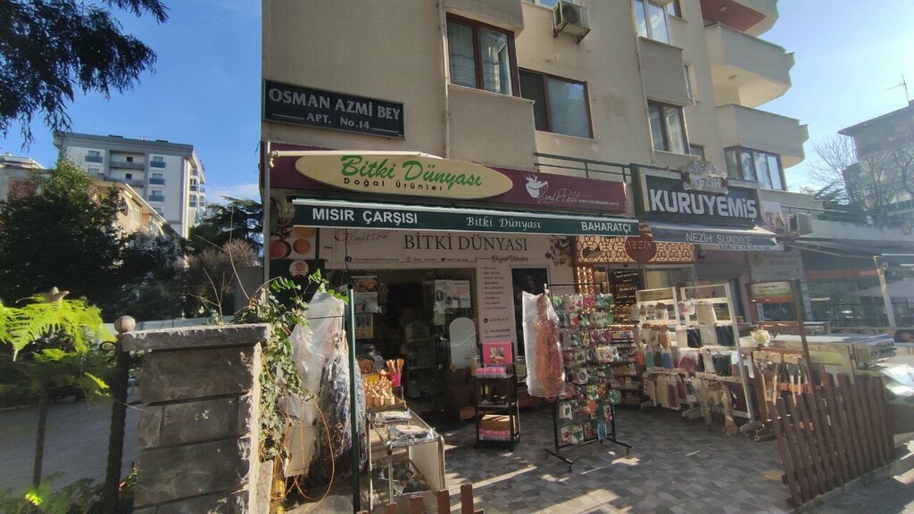 Phytoproducts, dietary supplements Bitki Dunyasi, Istanbul, photo