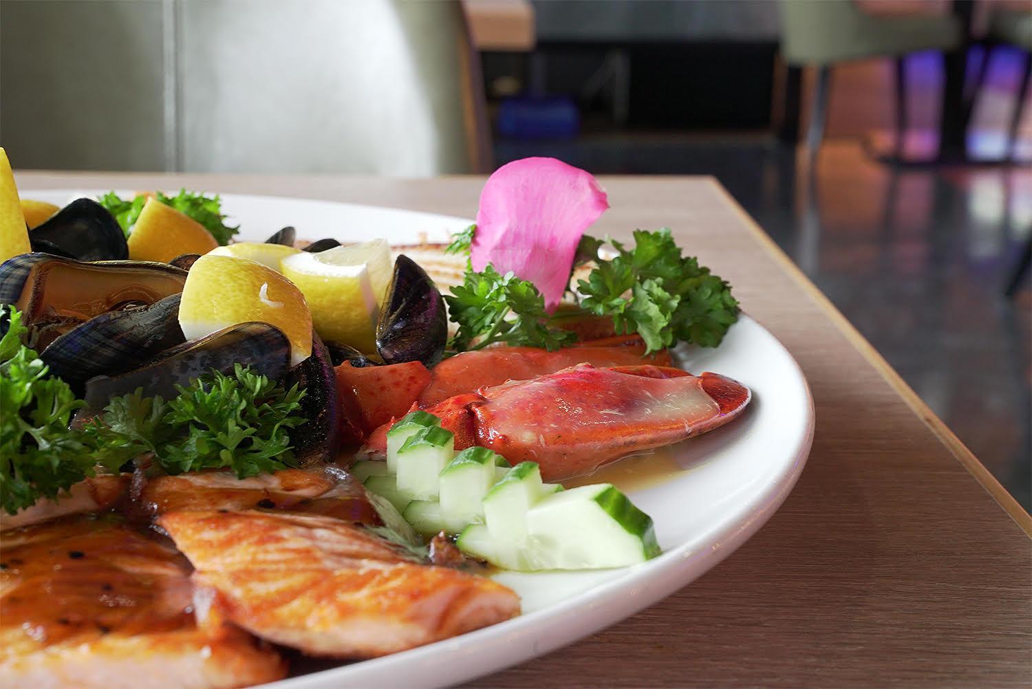 Фото New Ocean Paradise Hotel