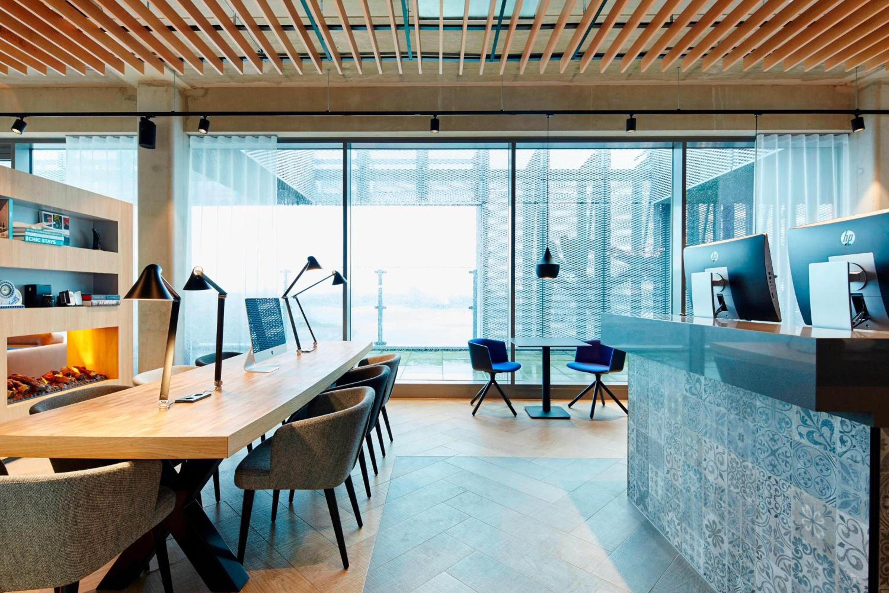 Фото Residence Inn by Marriott Amsterdam Houthavens