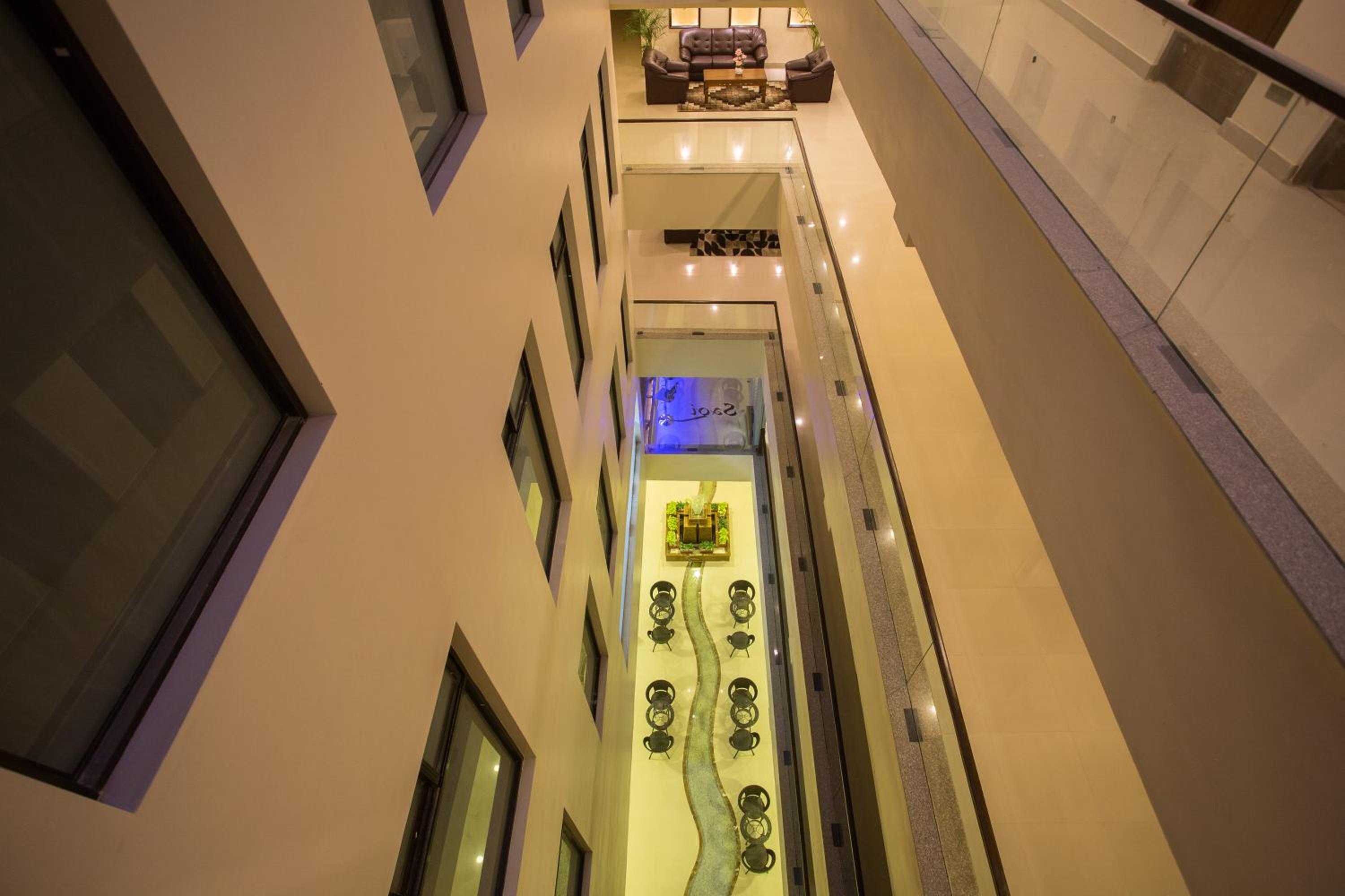 Фото Yatri Suites & SPA