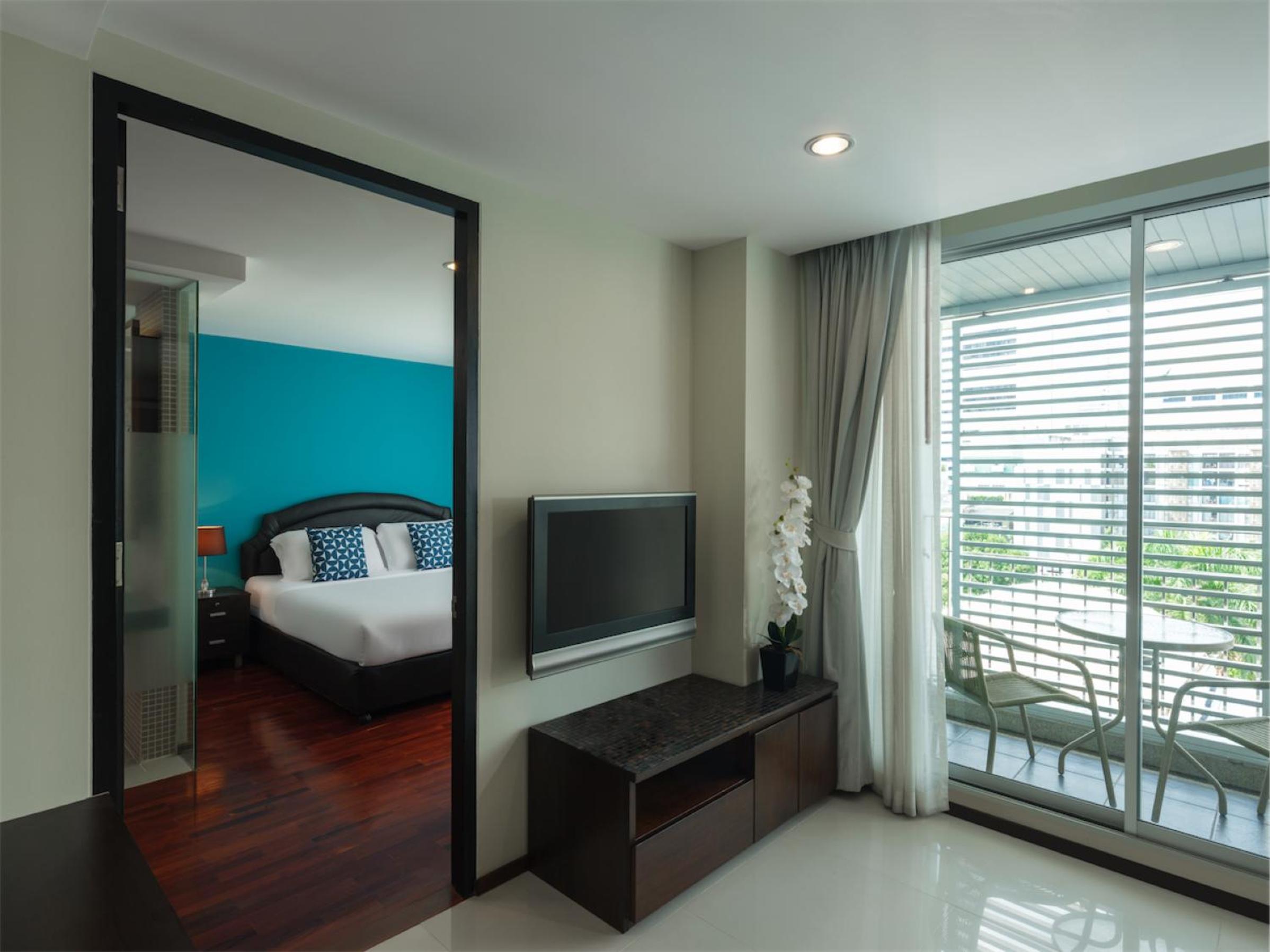 Фото Silom Lofts Hotel