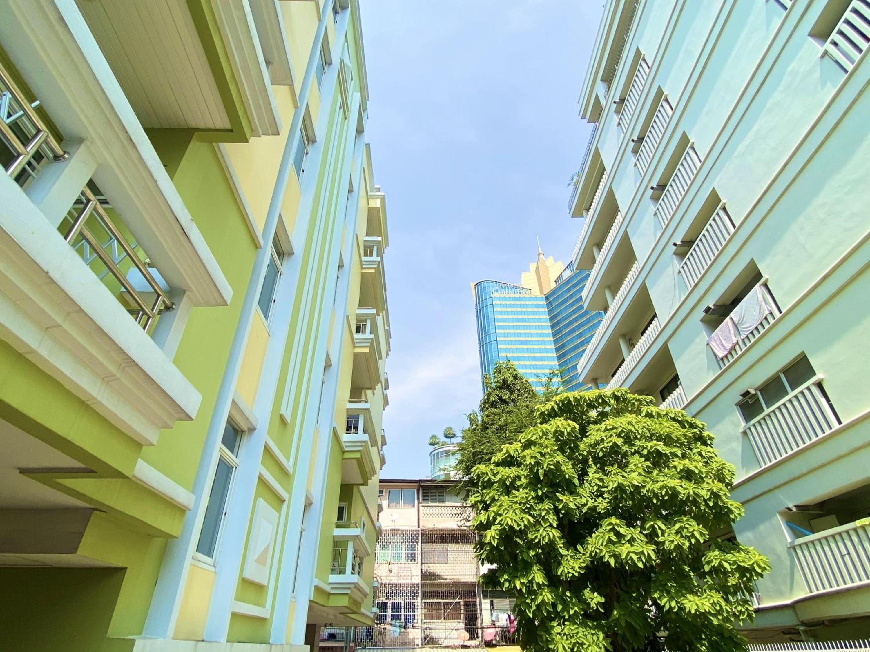 Фото 14 Place Sukhumvit Suites - Sha Plus