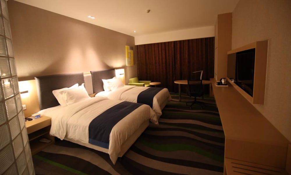 Фото Holiday Inn Express Jinan High-Tech Zone, an Ihg Hotel