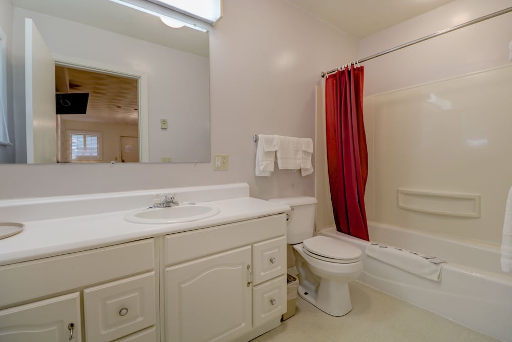 Фото Hamilton Village Inn