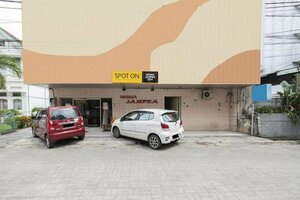Гостиница Spot On 2214 Wisma Jampea
