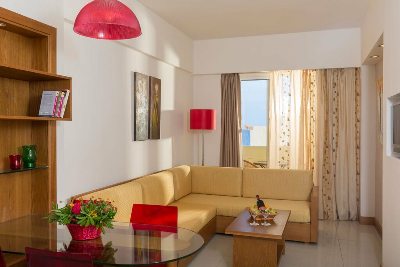 Фото Sunshine Rhodes