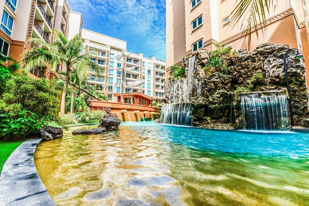 Hotel Atlantis Condo Resort by Natnarin, Pattaya, photo