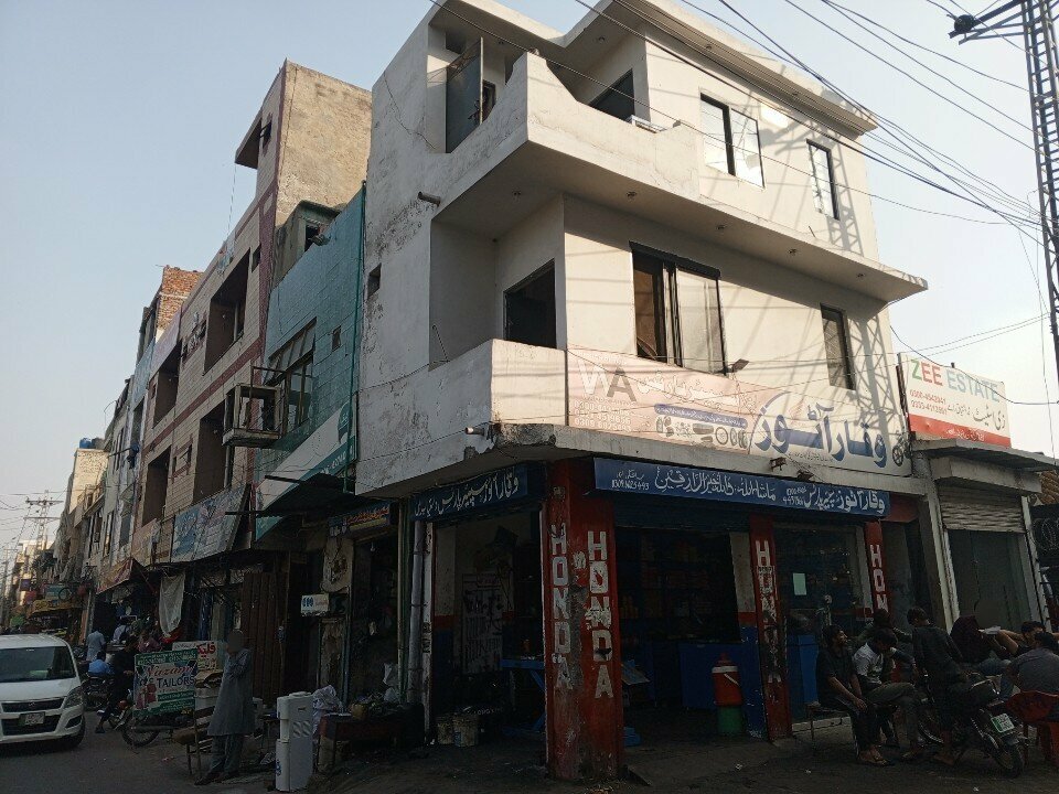 Car service, auto repair Honda Center, Lahore, photo