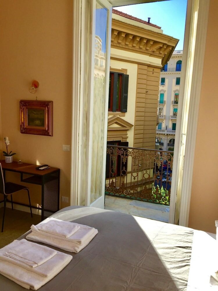 Фото Amedeo Square