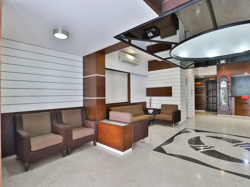 Фото Capital O 1271 Hotel Raajpath