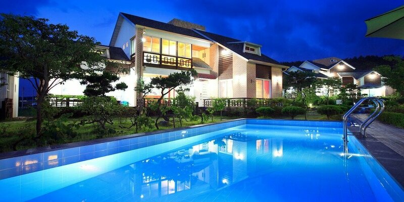 Гостиница Gyeongju Orsay Pension в Кенджу