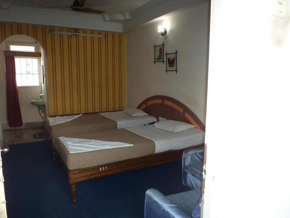 Фото Hotel Mahalaxmi Indo Myanmar