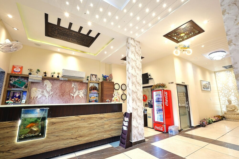 Фото Hotel Karan Residency