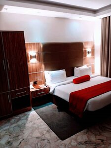 Гостиница Glee Hotel
