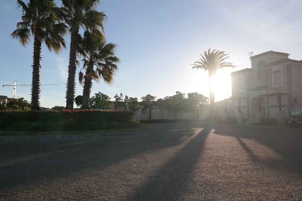 Фото Bougain Villas Apartments