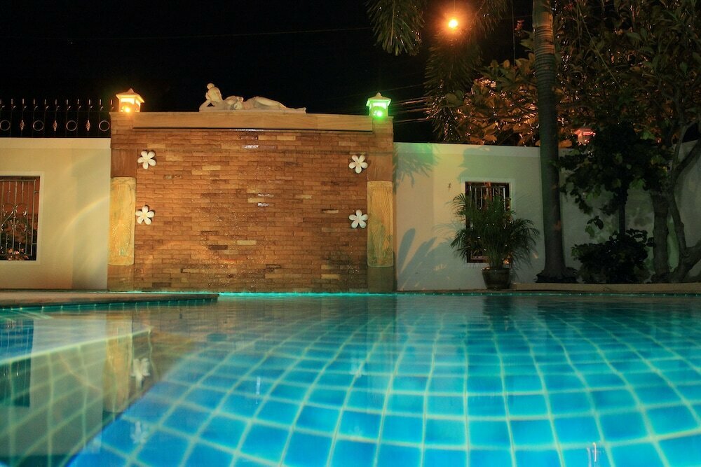 Hotel Walkingstreet Tewaree villa 4 bedrooms, Pattaya, photo