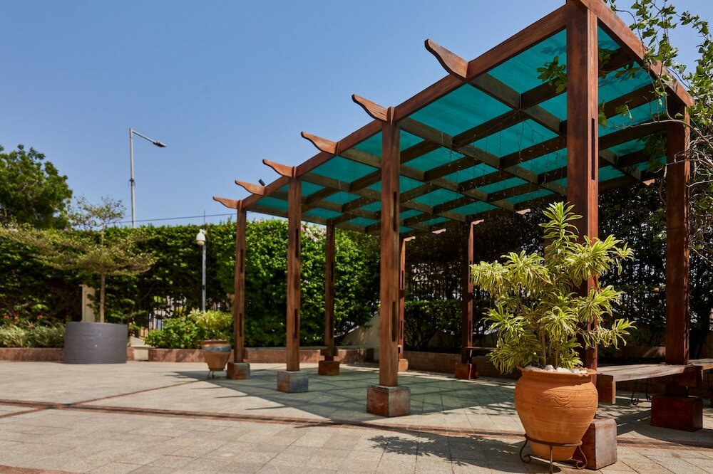 Фото Chateau Towers Hotel Apartment