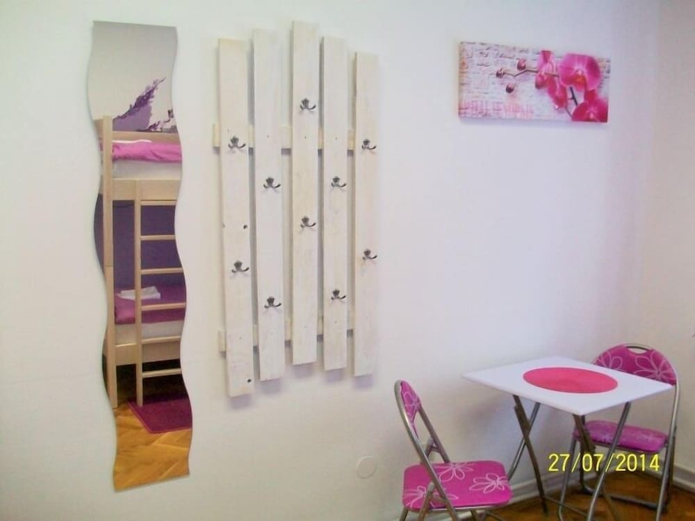 Фото Hostel Chameleon