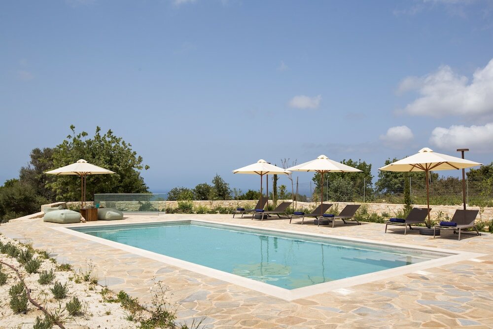 Фото Kapsaliana Village Hotel