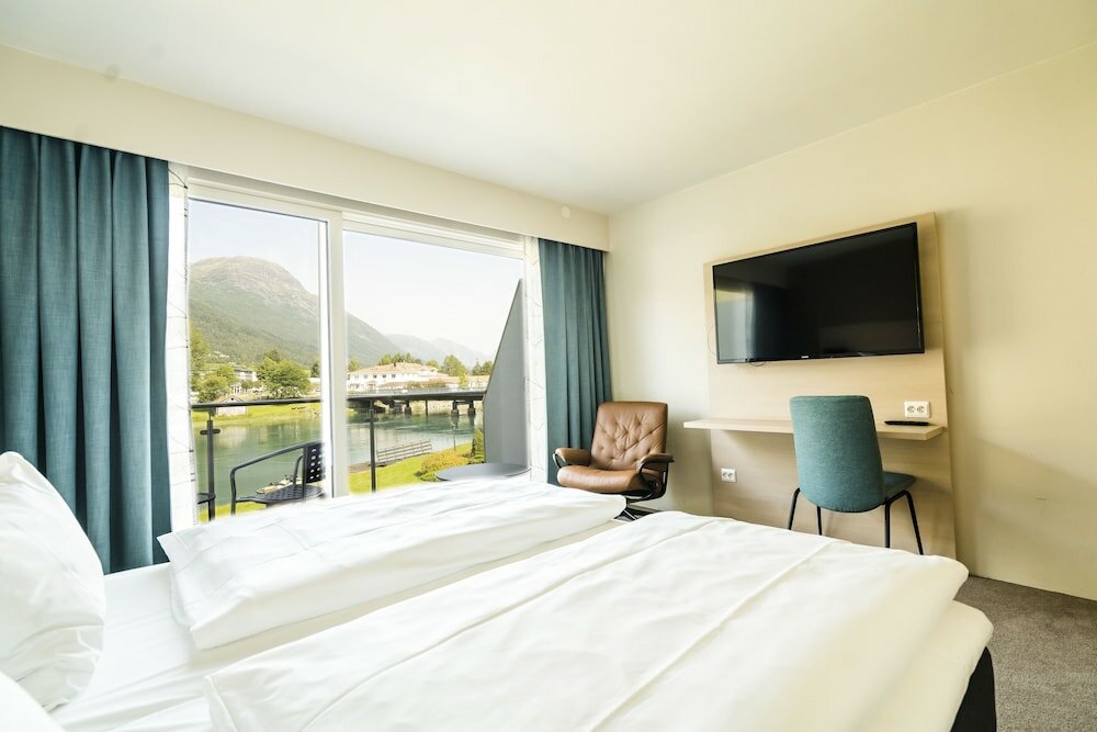 Фото Stryn Hotel