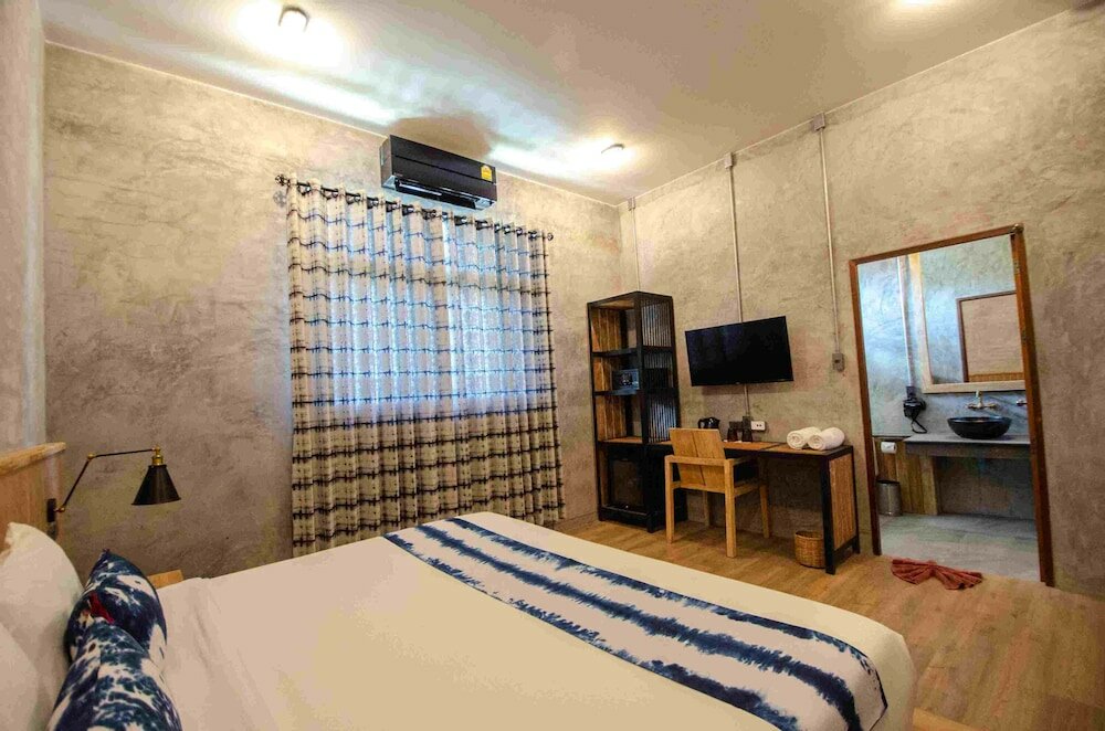 Фото The Chic Lipe - Hostel