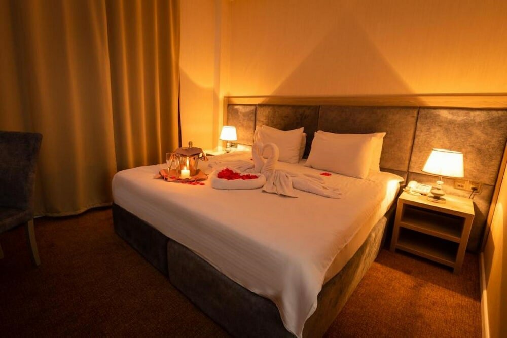 Фото Midway Baku Hotel