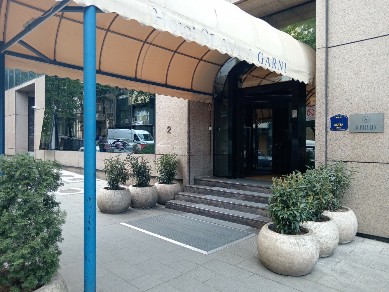 Фото отеля 2