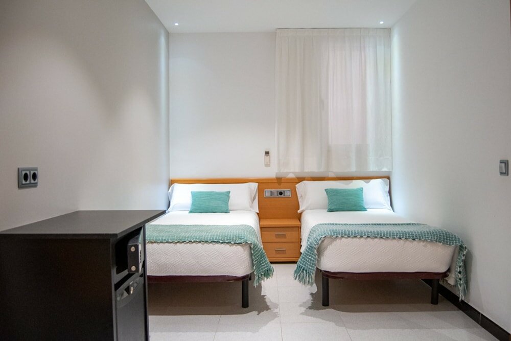 Фото Hostal Apolo