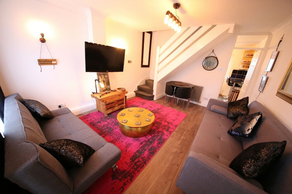 Фото Magdalen quarters