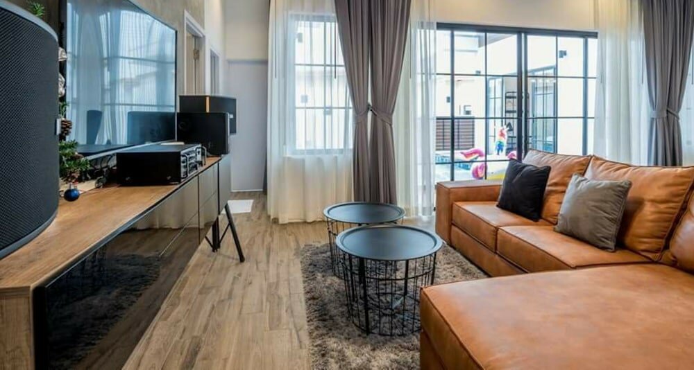 Фото J Pool Villa Huahin