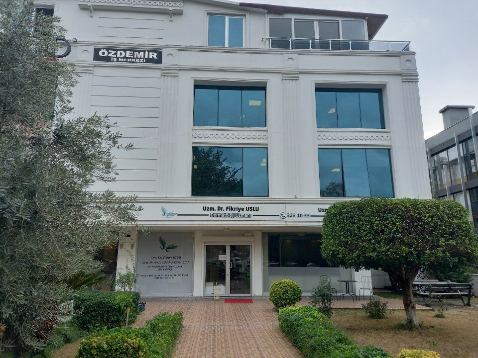 Dr. Betul Parmaksizoglu Dr. Fikriye Uslu