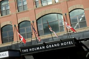 Гостиница The Holman Grand Hotel